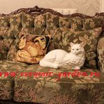фаянсовая белая кошка бордалло пинейро