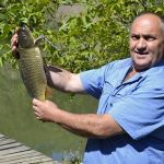 Рыбалка на выходные в крыму, на озере в горах.